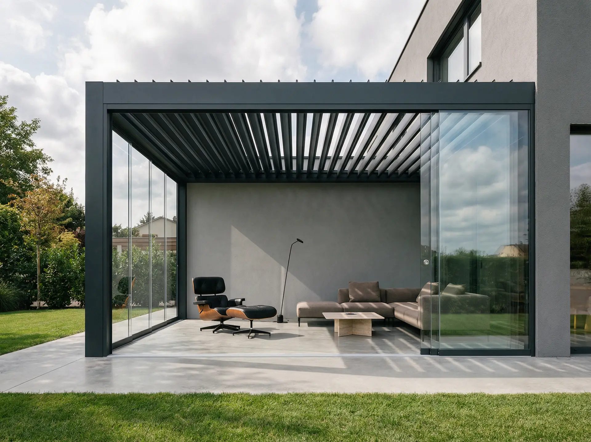 pergola bioclimatica impermeabile pioggia drenaggio integrato lamelle chiuse